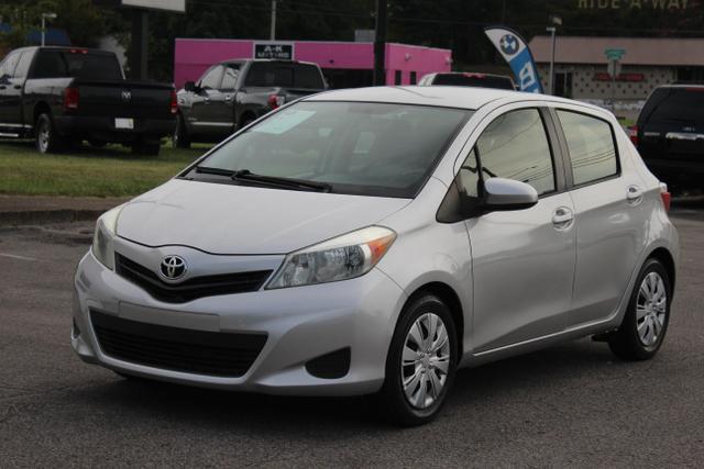 2012 toyota yaris le