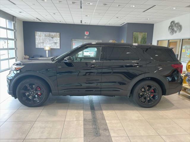 2022 ford explorer st