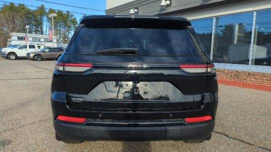 2022 jeep grand cherokee altitude