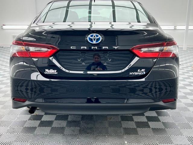 2023 toyota camry hybrid le