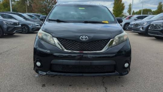 2012 toyota sienna se 8-passenger