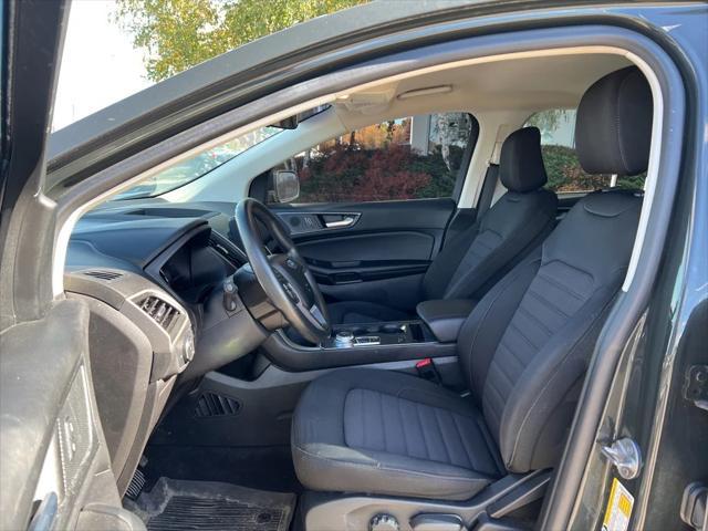 2022 ford edge se