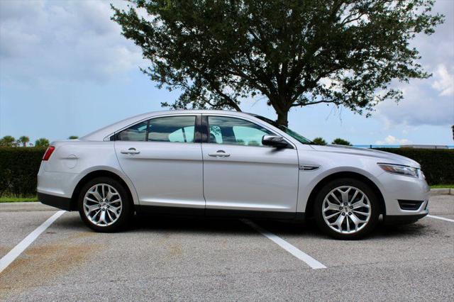 2019 ford taurus limited