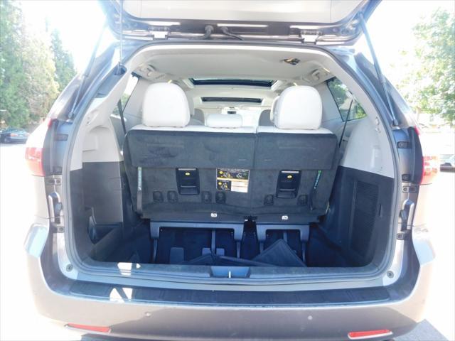 2018 toyota sienna limited