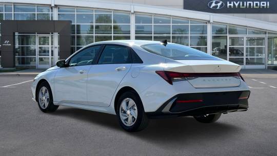 new 2025 hyundai elantra se