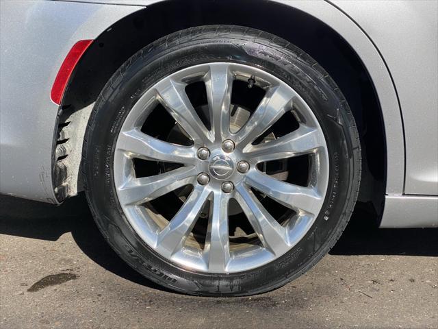 2018 chrysler 300 limited