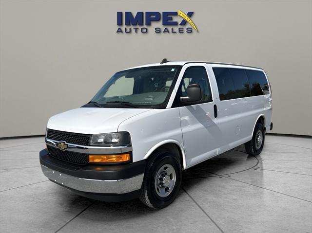 2020 chevrolet express 2500 rwd 2500 regular wheelbase lt