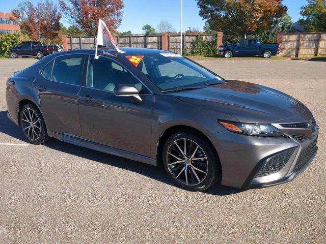 2022 toyota camry se
