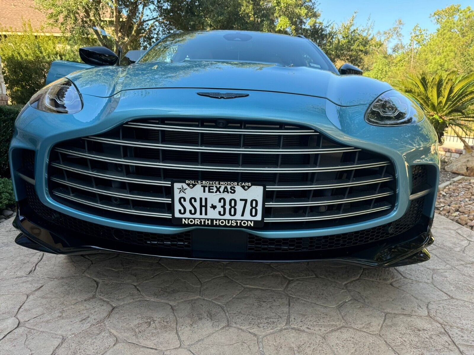 2023 aston martin dbx707 707