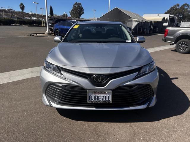 2019 toyota camry le