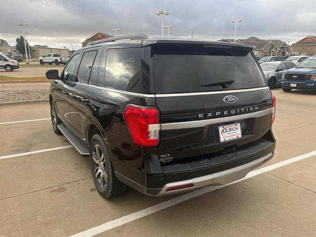 2022 ford expedition xlt