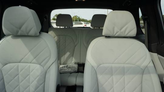 2023 BMW X7