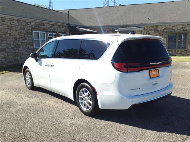 2023 chrysler pacifica touring-l