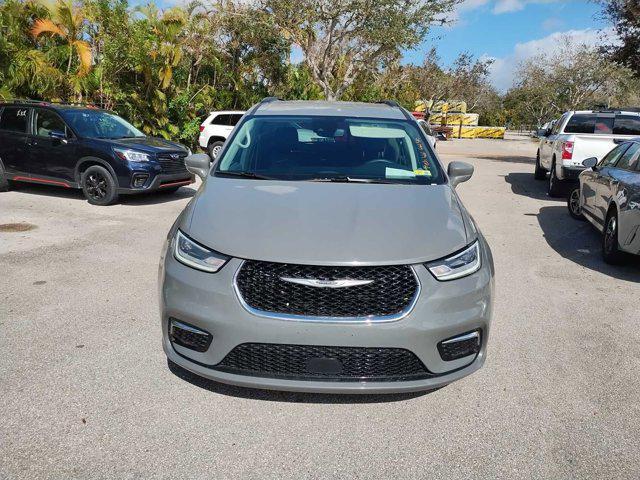 2022 chrysler pacifica touring l
