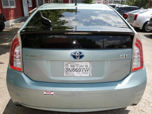 2013 toyota prius two