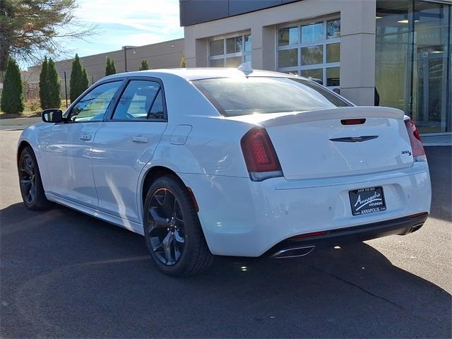 2020 chrysler 300 s