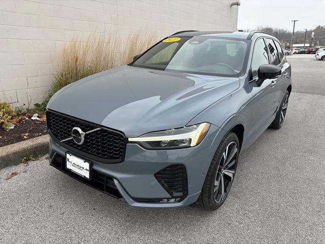 2022 volvo xc60 b5 r-design