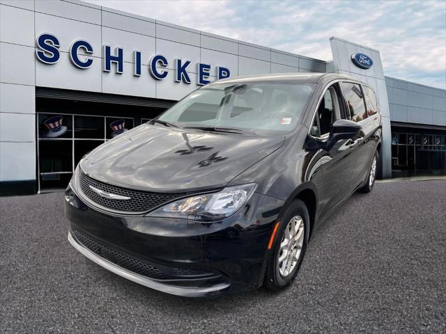 2022 chrysler voyager lx