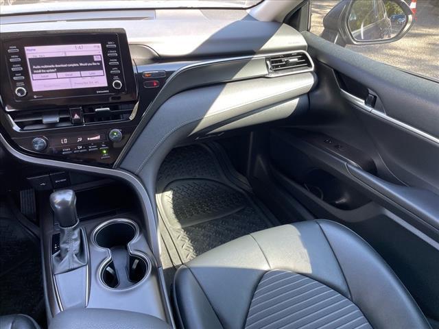 2021 toyota camry se