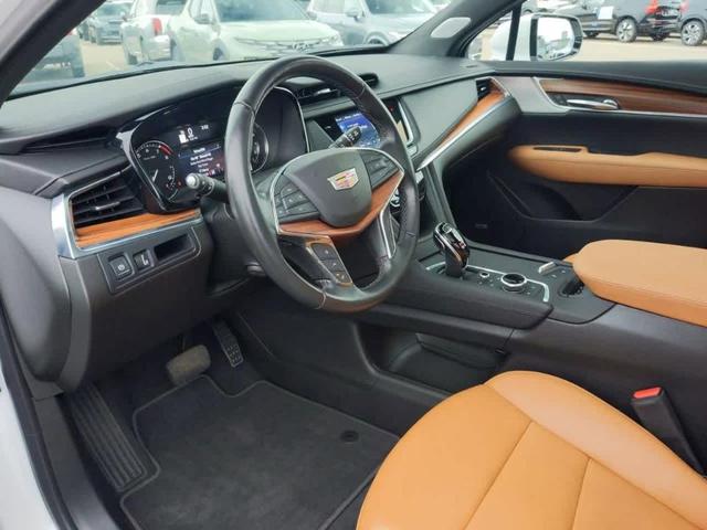 2022 cadillac xt5 premium luxury