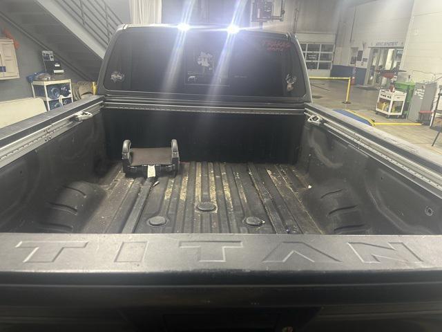 2017 nissan titan xd sl