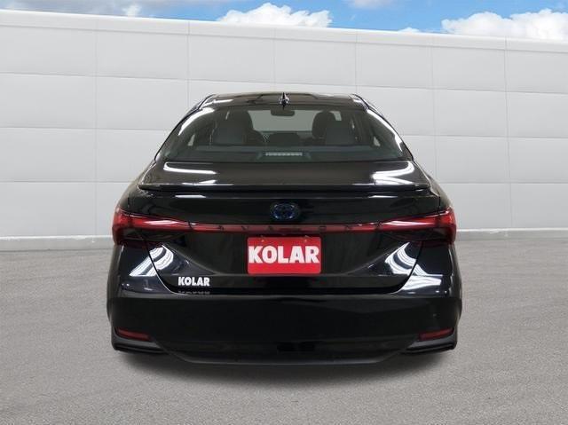 2022 toyota avalon hybrid xse nightshade