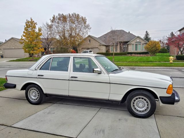 beautiful 1982 mercedes-benz 300d - turbo diesel - low miles - mint condition!!