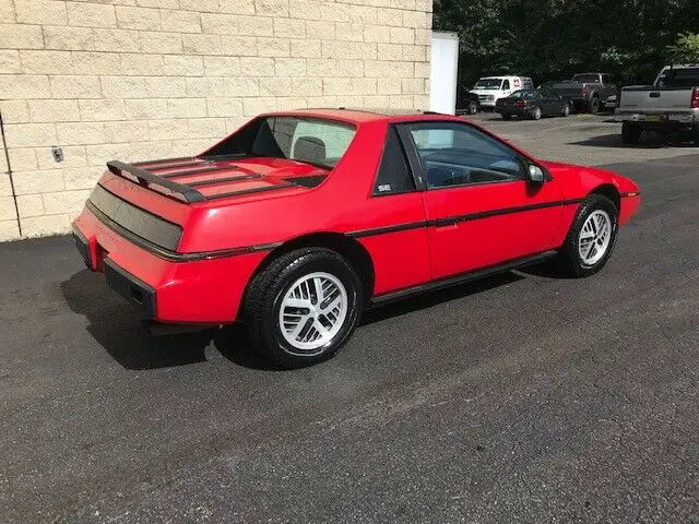 1985 pontiac fiero se v-6