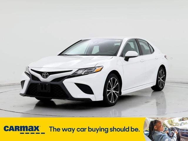 2020 toyota camry se
