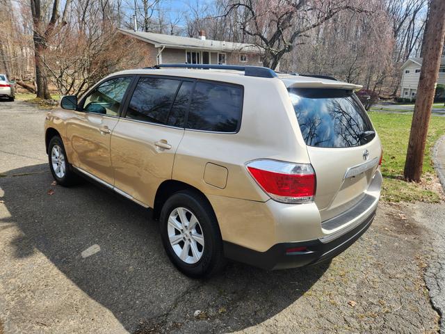 2012 toyota highlander base