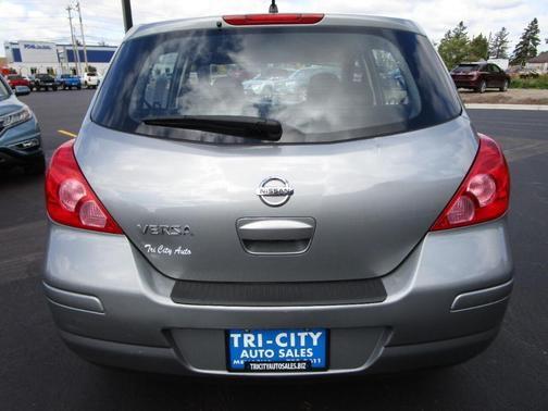 2010 nissan versa in co bluffs, iowa