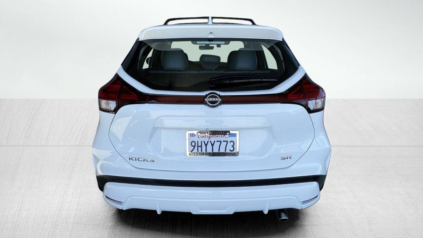 2023 nissan kicks sr