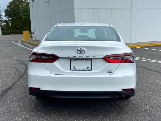 2024 toyota camry le