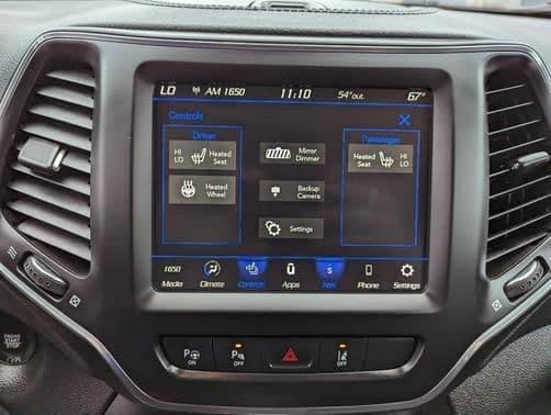 2023 jeep cherokee altitude lux in waterloo, iowa