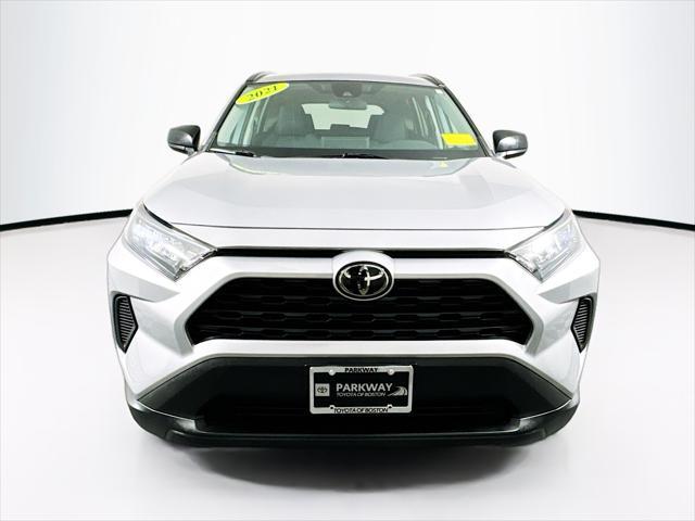 2021 toyota rav4 le