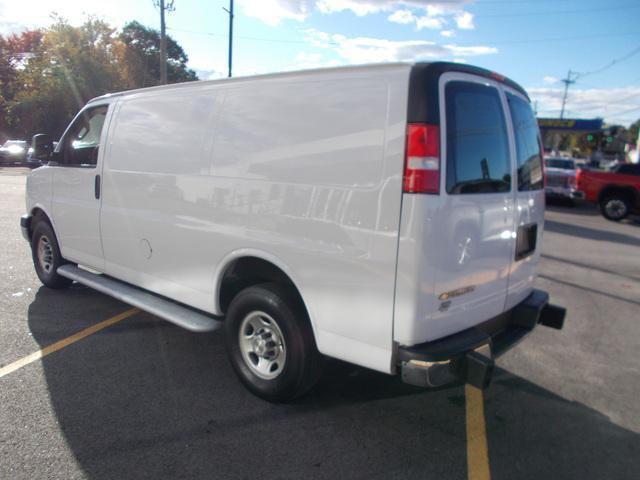 2022 chevrolet express 2500 rwd 2500 regular wheelbase wt