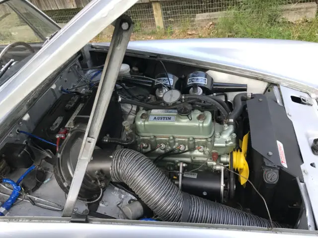good body, excellent mechanical condition, includes inventory of spare parts