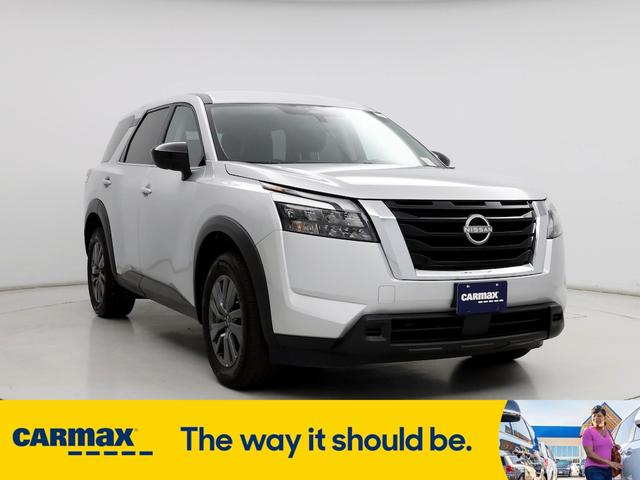2023 nissan pathfinder s