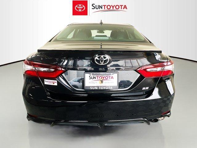 2022 toyota camry se