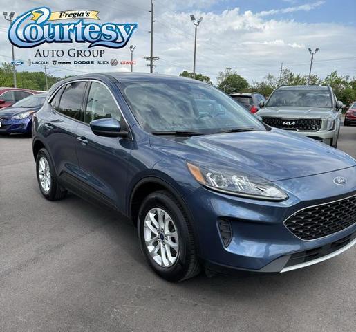 2020 ford escape se