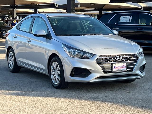 2022 hyundai accent se