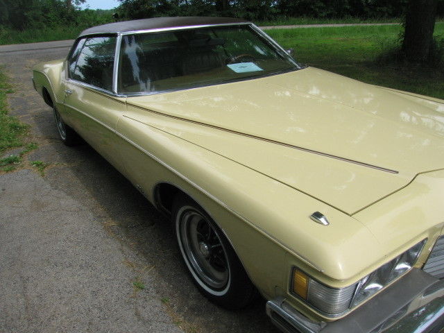 1973 buick riviera 2 dr