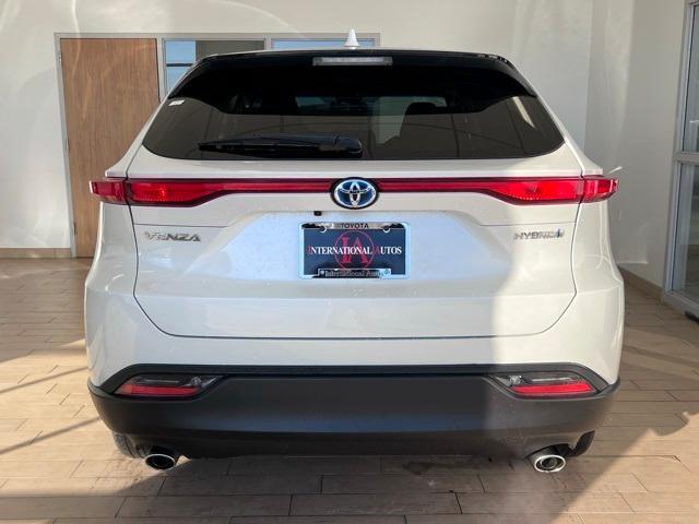 2022 toyota venza le