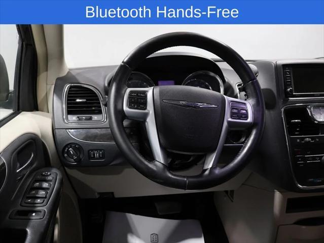 2014 chrysler town & country touring
