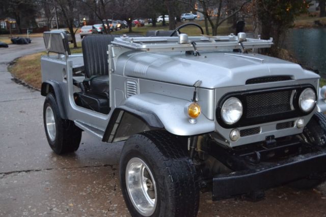 1967 toyota land cruiser fj40 low reserve