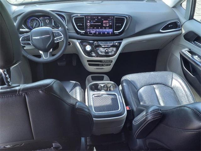 2022 chrysler pacifica touring l