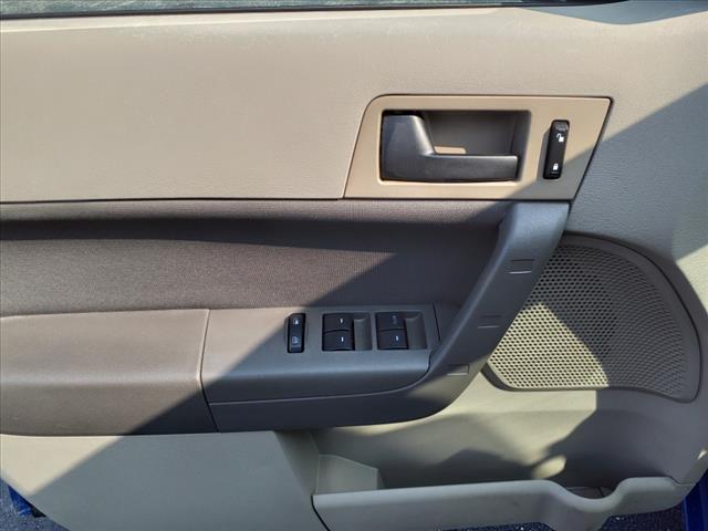 2010 ford focus se