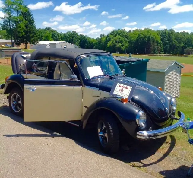 sharp two toned professionally restored classic 1975 vw cabriolet/custom paint