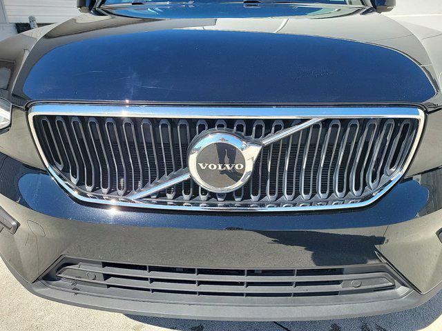 2023 volvo xc40 b5 core