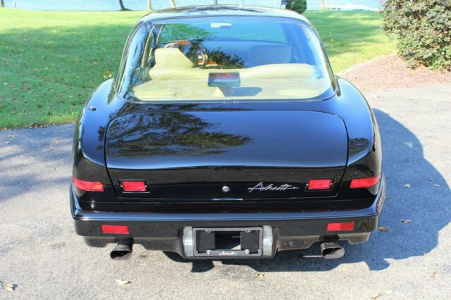1990 avanti touring sedan-unusual history - 5915 original miles - survivor class